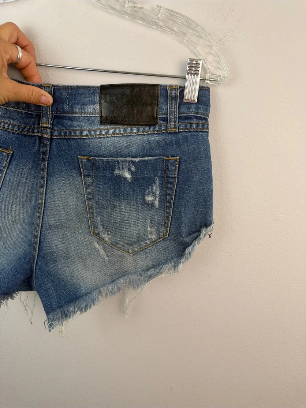 One Teaspoon NO 2’s Low Rise Jean Shorts 8” Rise Raw Curved Hem Sz 25 Distressed